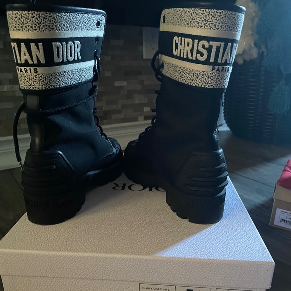 Christian Dior - Picture 1 of 5